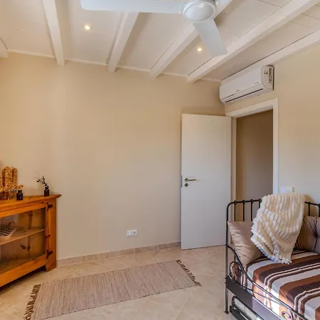 Holiday home Dos Pombinhos By Interhome