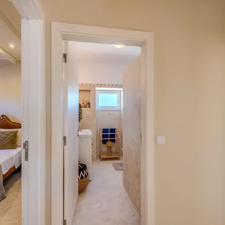 Dos Pombinhos By Interhome * Porches (Algarve)