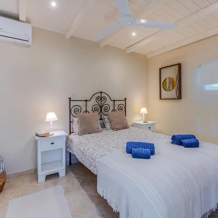 Dos Pombinhos By Interhome Feriehus Porches (Algarve)